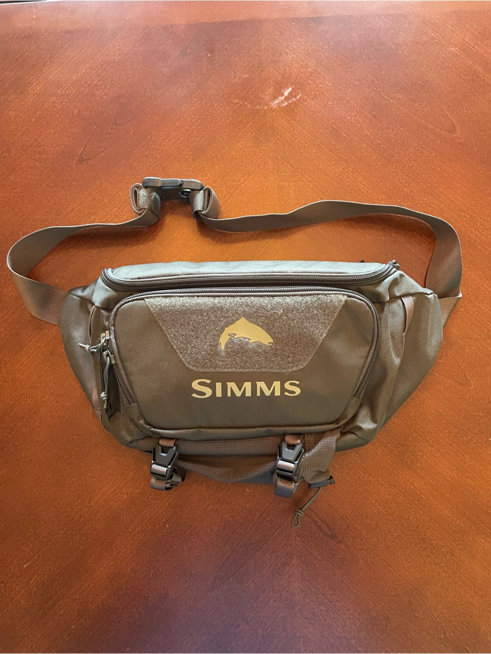NWOT Simms Tributary Hip Pack in Military Green